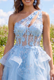Corsé corto azul brillante con cuentas con ojo de cerradura, línea A A Vestido de bienvenida con volantes