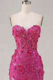 Vestido de bienvenida corto corto ajustado en flor fucsia fucsia con corsé corto y abalorios