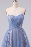 Corsé corsé fruncido gris azul brillante con vestido de encaje