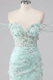 Vestido de Homecoming con corsé floral floral al descubierto y bodycon aplicación en menta