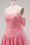 Vestido de bienvenida floral rosa brillante con tirantes finos y lazo
