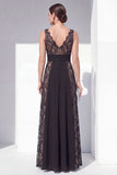 Vestido formal de encaje negro con escote en V y línea A