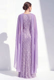 Vestido largo de madre de la novia con cuello halter morado morado sirena y capa