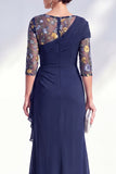 Vestido largo de madre de la novia con escote bateau de sirena verde con escote de gasa