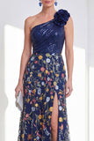 Vestido largo de Madre de la novia brillante azul marino azul marino de un hombro con lentejuelas florales y abertura