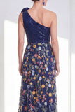 Vestido largo de Madre de la novia brillante azul marino azul marino de un hombro con lentejuelas florales y abertura