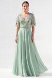 Vestido largo largo de madre de la novia verde verde de escote en V con collares