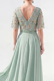 Vestido largo largo de madre de la novia verde verde de escote en V con collares