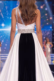 Vestido largo de certamen de sirena blanco y negro, un hombro fruncido y cuentas