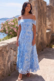 Vestido largo floral azul A-line con hombros descubiertos y apliques