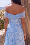 Vestido largo floral azul A-line con hombros descubiertos y apliques