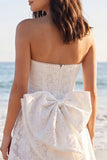 Vestido mini de encaje A Line A, tirantes de marfil y perlas