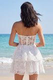 Sweetheart Floral Línea A Vestido Blanco de Niveles