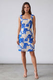 Vestido corto de trabajo azul floral de cuello cuadrado y funda