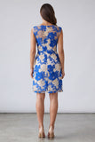 Vestido corto de trabajo azul floral de cuello cuadrado y funda