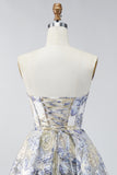 Corsé azul polvoriento Línea A Vestido corto floral sin tirantes para el homecoming