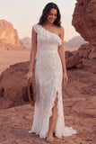 Vestido de novia bohemio de sirena con volantes de encaje marfil de un solo hombro
