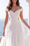 Vestido largo largo de marfil descubierto con faja