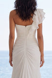 Vestido de novia de playa con rodillos de marfil marfil con cola de sirena arrugada y abertura