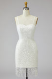 Vestido de novia corto corto y brillante de marfil con alentes finos y flecos