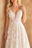 Vestido de novia con tirantes finos de marfil de encaje y marfil