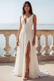Vestido de novia de chiffon fruncido en marfil con escote en V y línea A