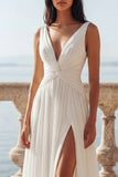 Vestido de novia de chiffon fruncido en marfil con escote en V y línea A