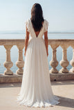 Vestido de novia de chiffon de línea marfil con volantes en V y abertura