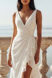 Vestido de novia de sirena con escote en V y volantes en marfil