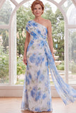 Vestido largo de madre de la novia con flor blanca azul de gasa azul y un hombro