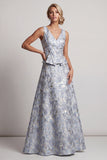 Vestido de madre de la novia azul polvoriento de línea A con escote en V y largo jacquard floral
