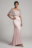 Vestido largo de sirena floral de la madre de la novia