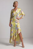 Vestido de madre de la novia con escote en V amarillo con volantes altos y bajos