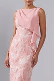 Blush Bateau Neck Sheath Vestido Midi de Madre de la Novia