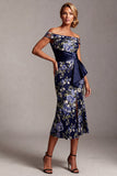 Vestido de madre de la novia sirena azul marino floral azul marino con hombros y abertura