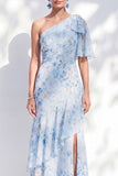 Vestido largo de madre de la novia azul sirena de gasa, floral de un hombro con volantes y abertura