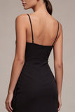 Vestido midi de corbata negra con tirantes finos y funda