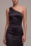 Vestido formal largo de sirena de un solo hombro negro con abertura