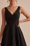 Vestido formal negro de escote en V con arrugado A Line Midi