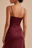 Vestido formal largo sirena con volantes burdeos y abertura