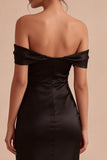 Vestido largo de sirena de satén negro con hombros descubiertos