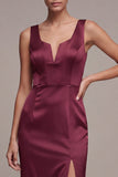 Vestido formal de satén sirena burdeos con abertura
