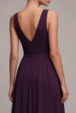 Vestido formal de escote en V con escote en V en línea ciruela, con pedrería