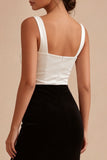 Vestido formal de cuello cuadrado en bloques de color sirena en blanco y con abertura