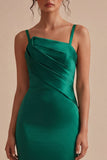 Vestido formal de sirena largo y arrugado verde oscuro