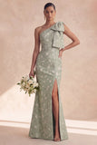 Vestido de dama de honor con flores de salvia de un solo hombro