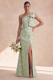 Vestido de dama de honor con flores de salvia de un solo hombro