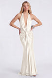 Vestido formal largo de sirena con escote halter y fruncido