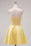 Corsé amarillo Sweetheart A-Line Pearls Vestido de Bienvenida con lazo