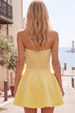 Corsé amarillo Sweetheart A-Line Pearls Vestido de Bienvenida con lazo